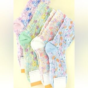 916. Floral knit cotton socks